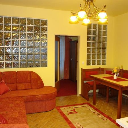 Holdlux Apartmanok Sárvár Exterior foto