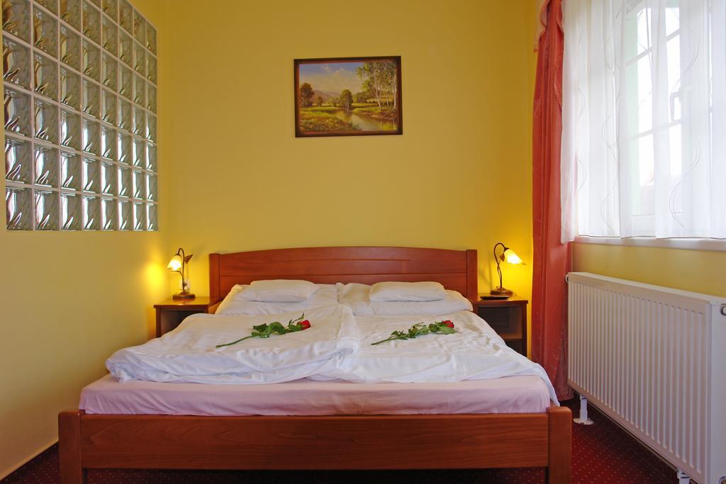 Holdlux Apartmanok Sárvár Exterior foto