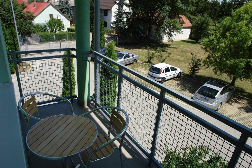 Holdlux Apartmanok Sárvár Zimmer foto